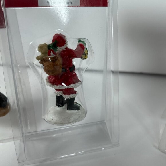 Lot Of 4 Christmas Village Figurines Vintage Church Sign People Santa Dog - Picture 5 of 12